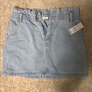 Passing ruffled jean mini skirt